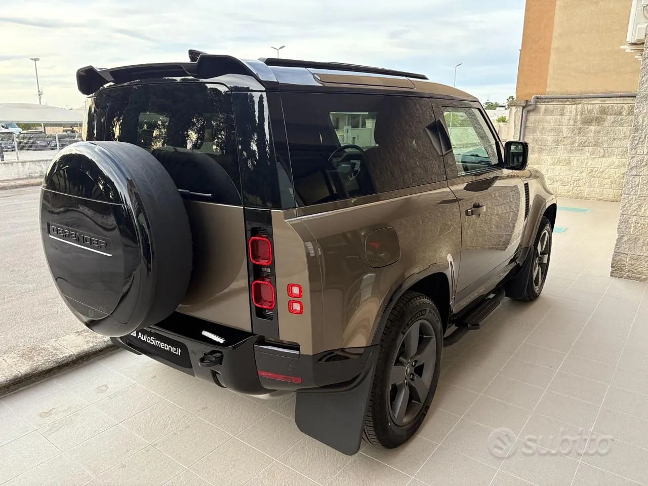 Land Rover Defender 2024 photo 5