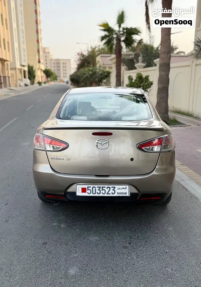 Mazda 2 2014 photo 4