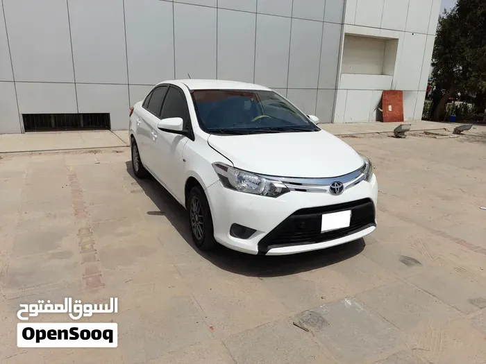 Toyota Yaris 2017 photo 2