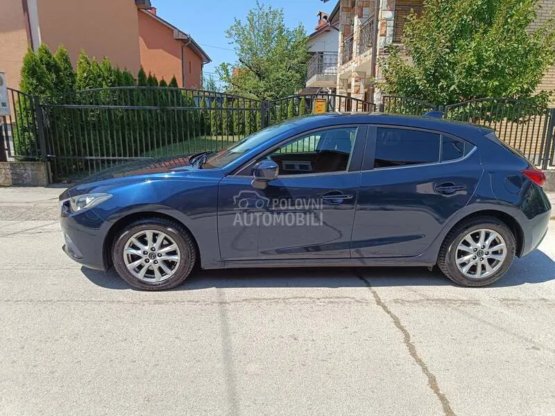 Mazda 3 2015 photo 3