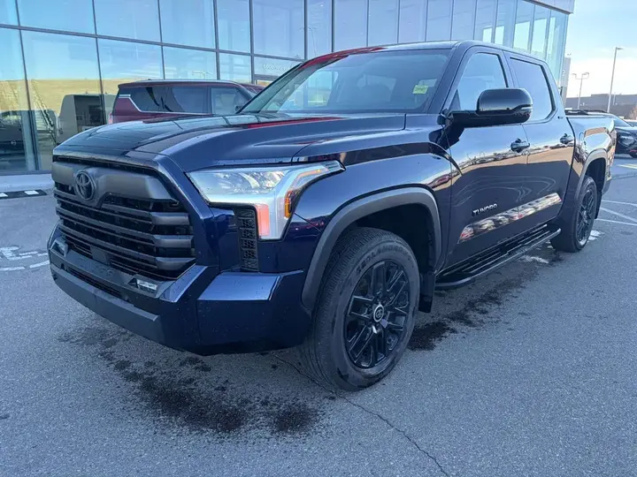 Toyota Tundra 2024 photo 2