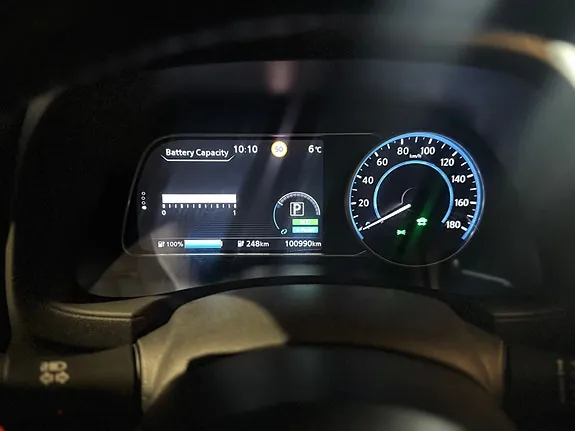 Nissan Leaf 2019 photo 2