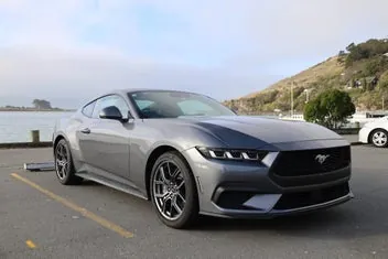 Ford Mustang 2025 photo 2