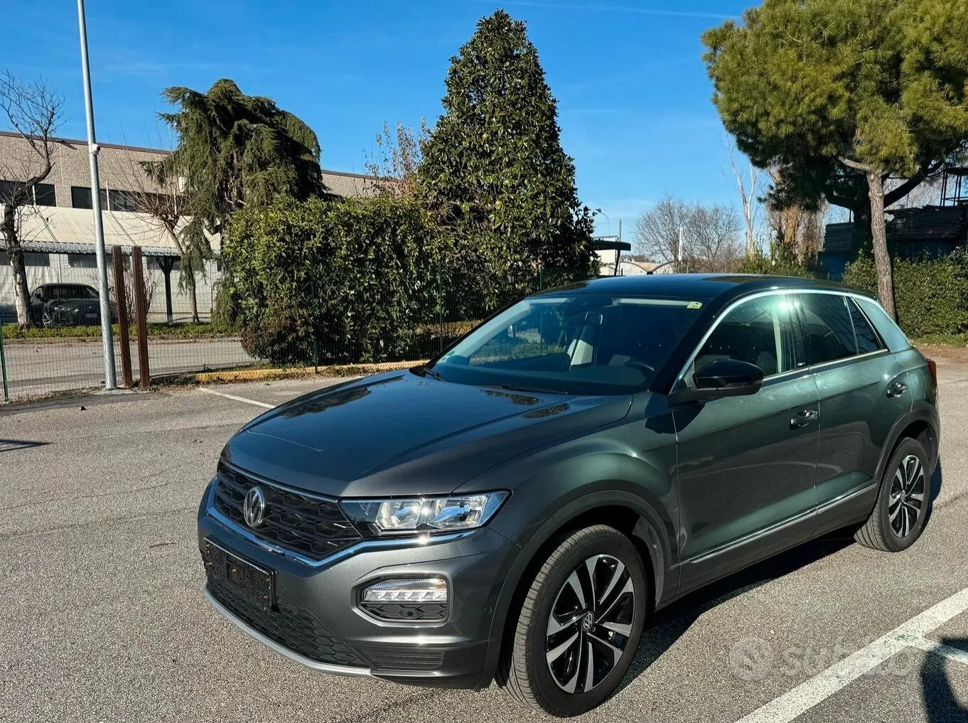 Volkswagen T-Roc 2019 photo 2