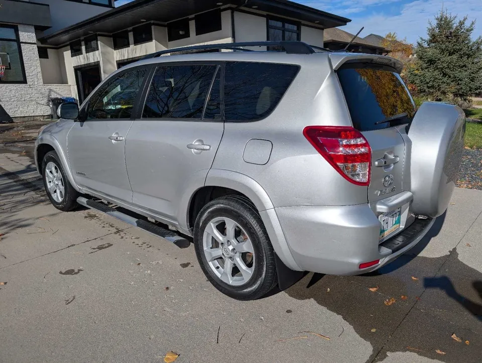 Toyota Rav4 2012 photo 4