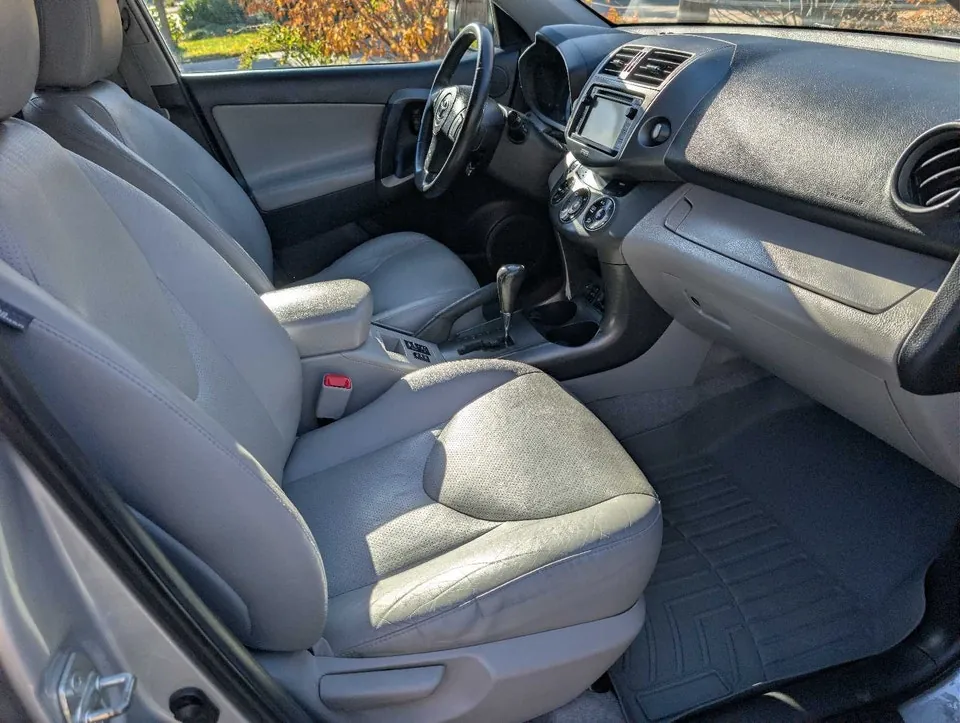 Toyota Rav4 2012 photo 5