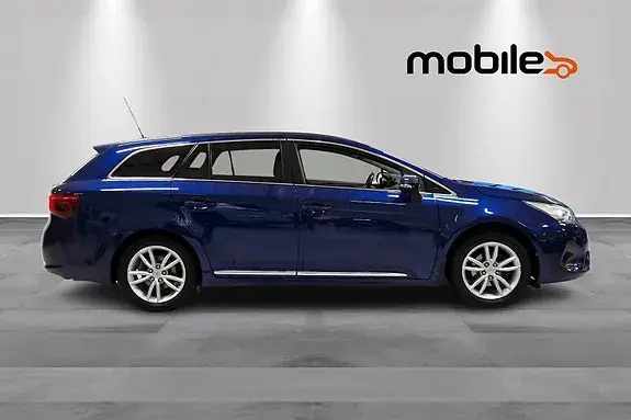 Toyota Avensis 2015 photo 2