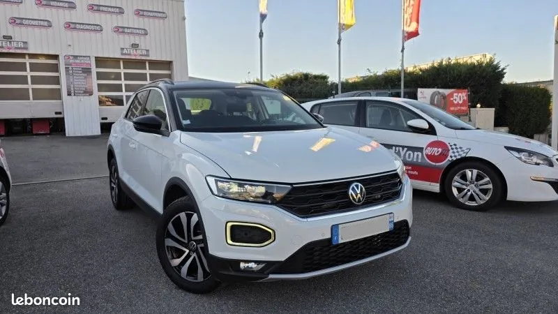 Volkswagen T-Roc 2021 photo 2
