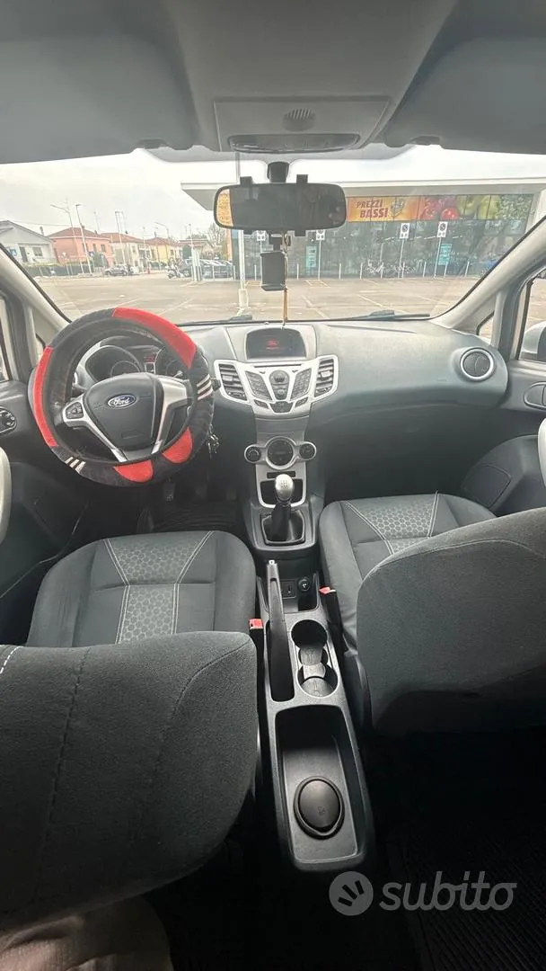 Ford Fiesta 2009 photo 5