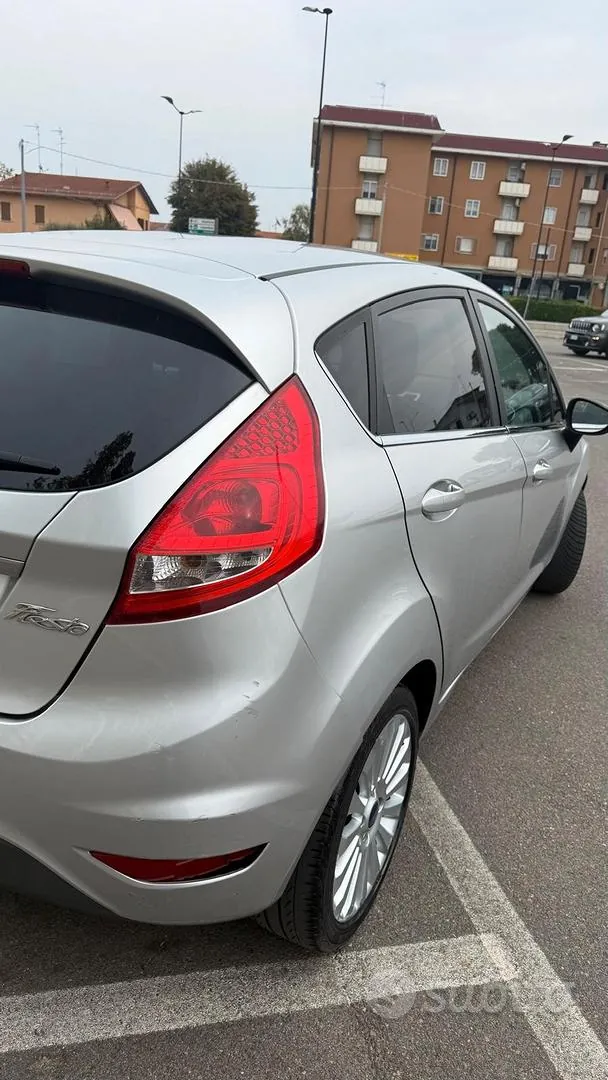 Ford Fiesta 2009 photo 3