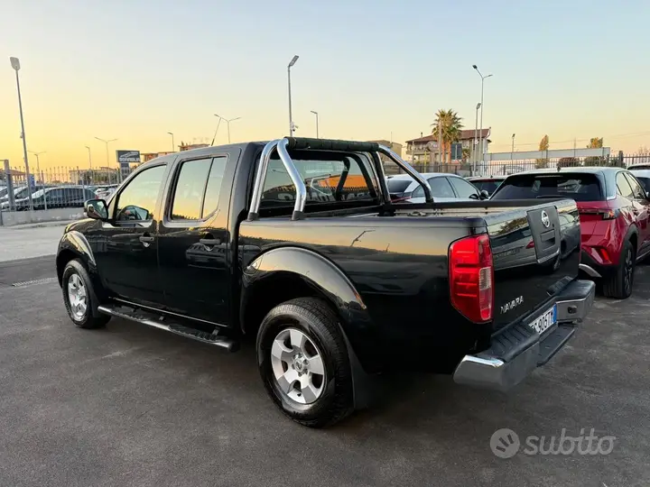Nissan Navara 2013 photo 4