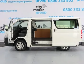 Toyota Hiace 2020 photo 4