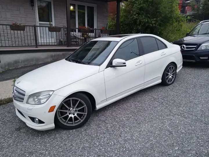 Mercedes-Benz C-Class 2010 photo 4