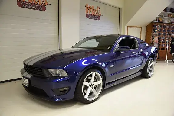 Ford Mustang 2011 photo 2