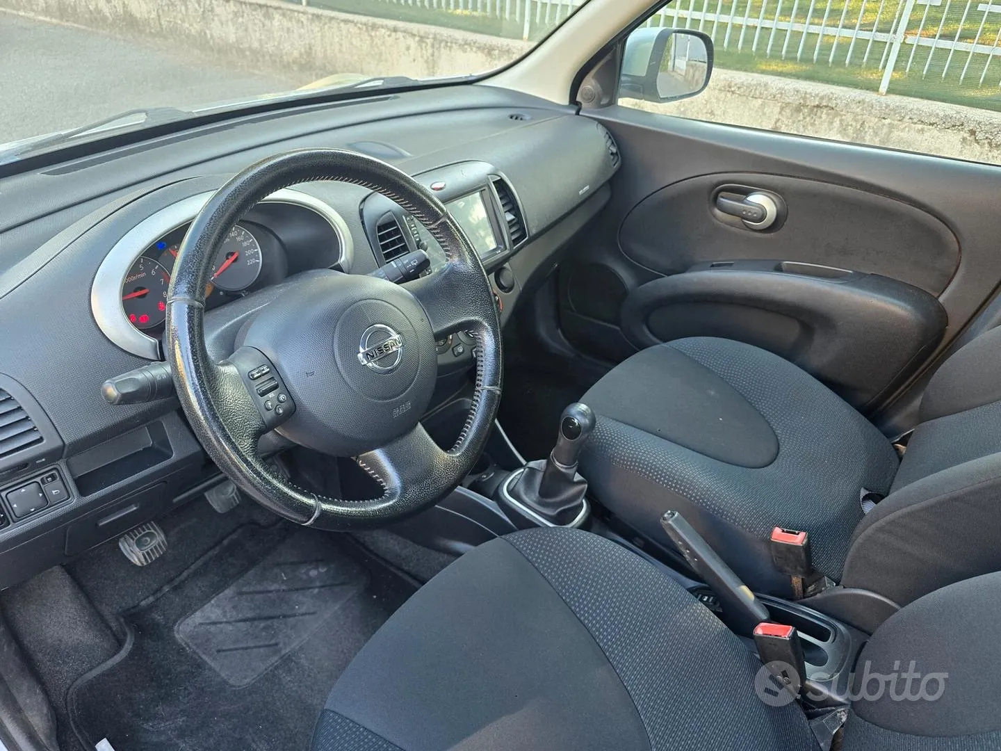 Nissan Micra 2010 photo 4