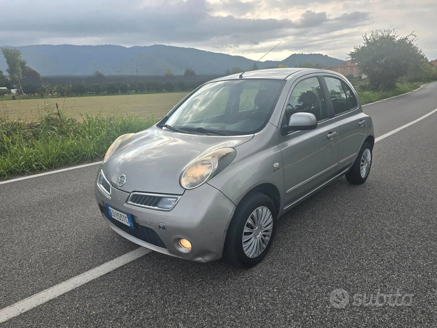 Nissan Micra 2010 photo 2