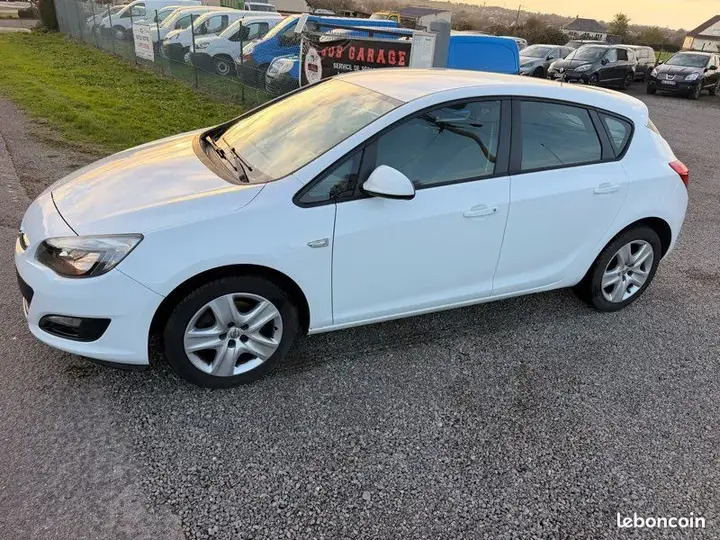 Opel Astra 2015 photo 3