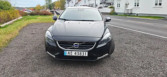 Volvo V40 2013 photo 2