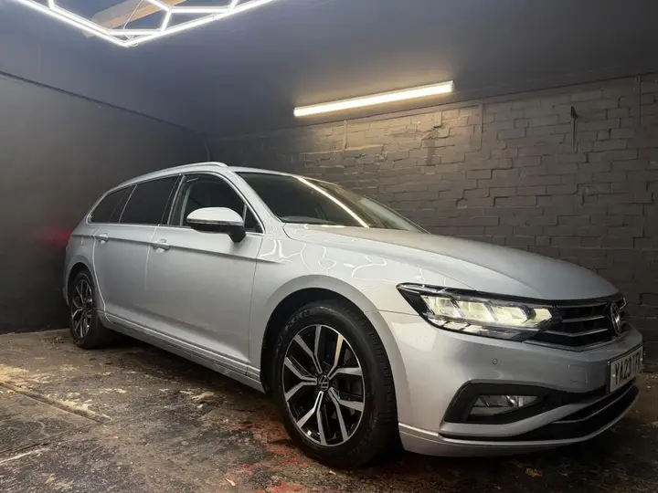 Volkswagen Passat 2023 photo 2