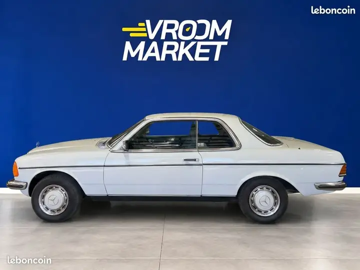 Mercedes-Benz C-Class 1977 photo 2