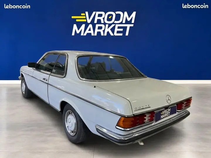 Mercedes-Benz C-Class 1977 photo 3