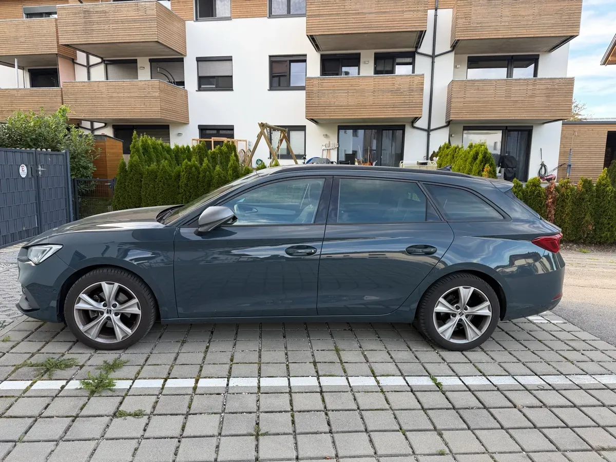 Seat Leon 2025 photo 3
