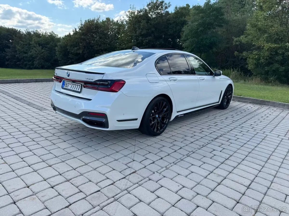 BMW 750I 2022 photo 5