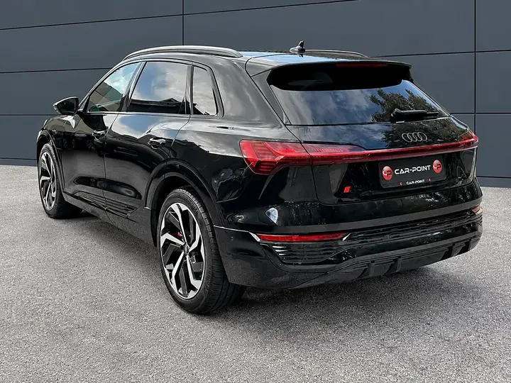 Audi Q8 2023 photo 2