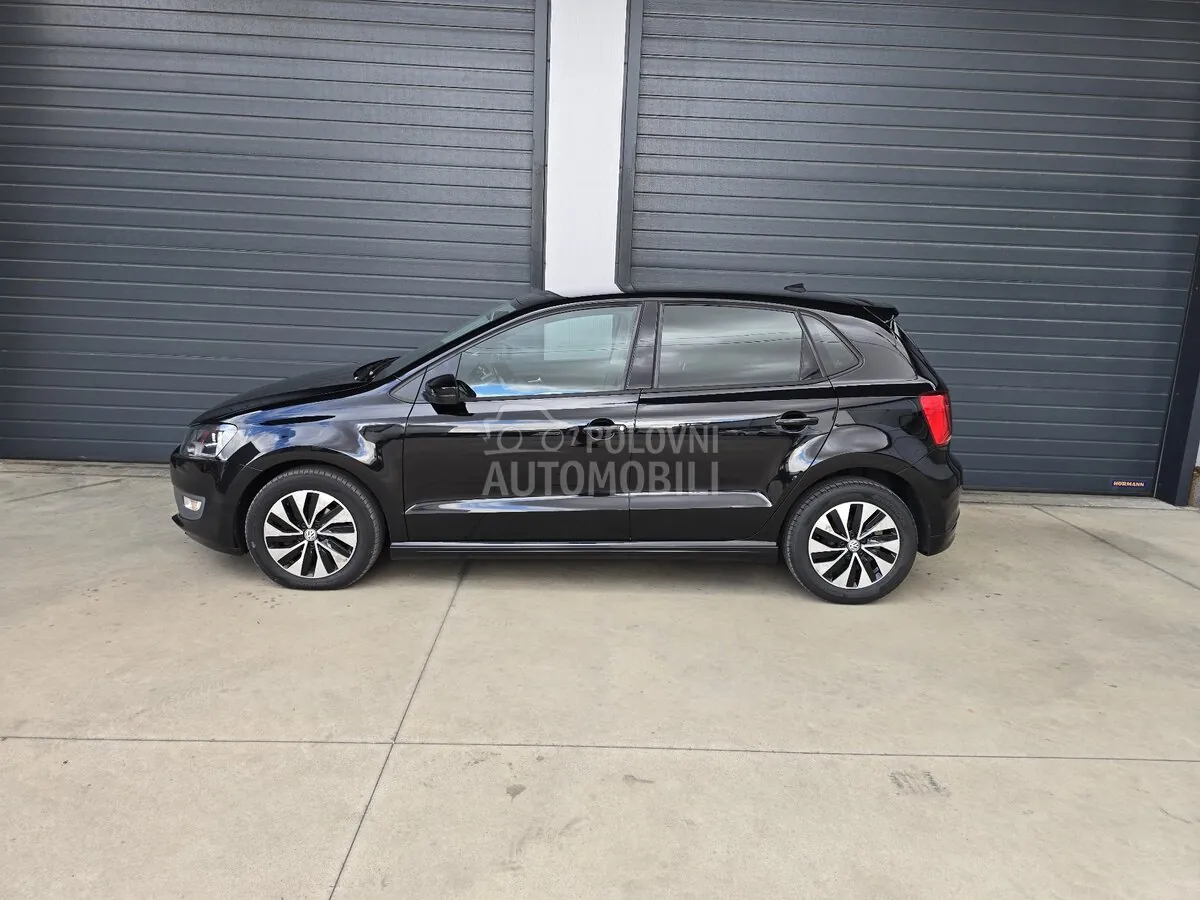 Volkswagen Polo 2015 photo 2