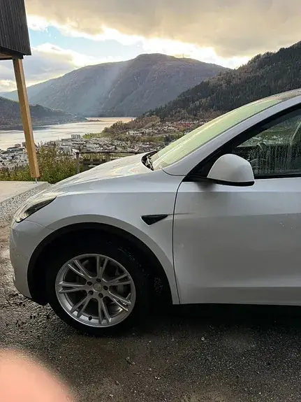 Tesla Model Y 2021 photo 3