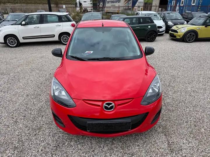 Mazda 2 2014 photo 4