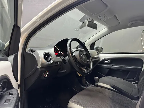 Volkswagen Up 2013 photo 5
