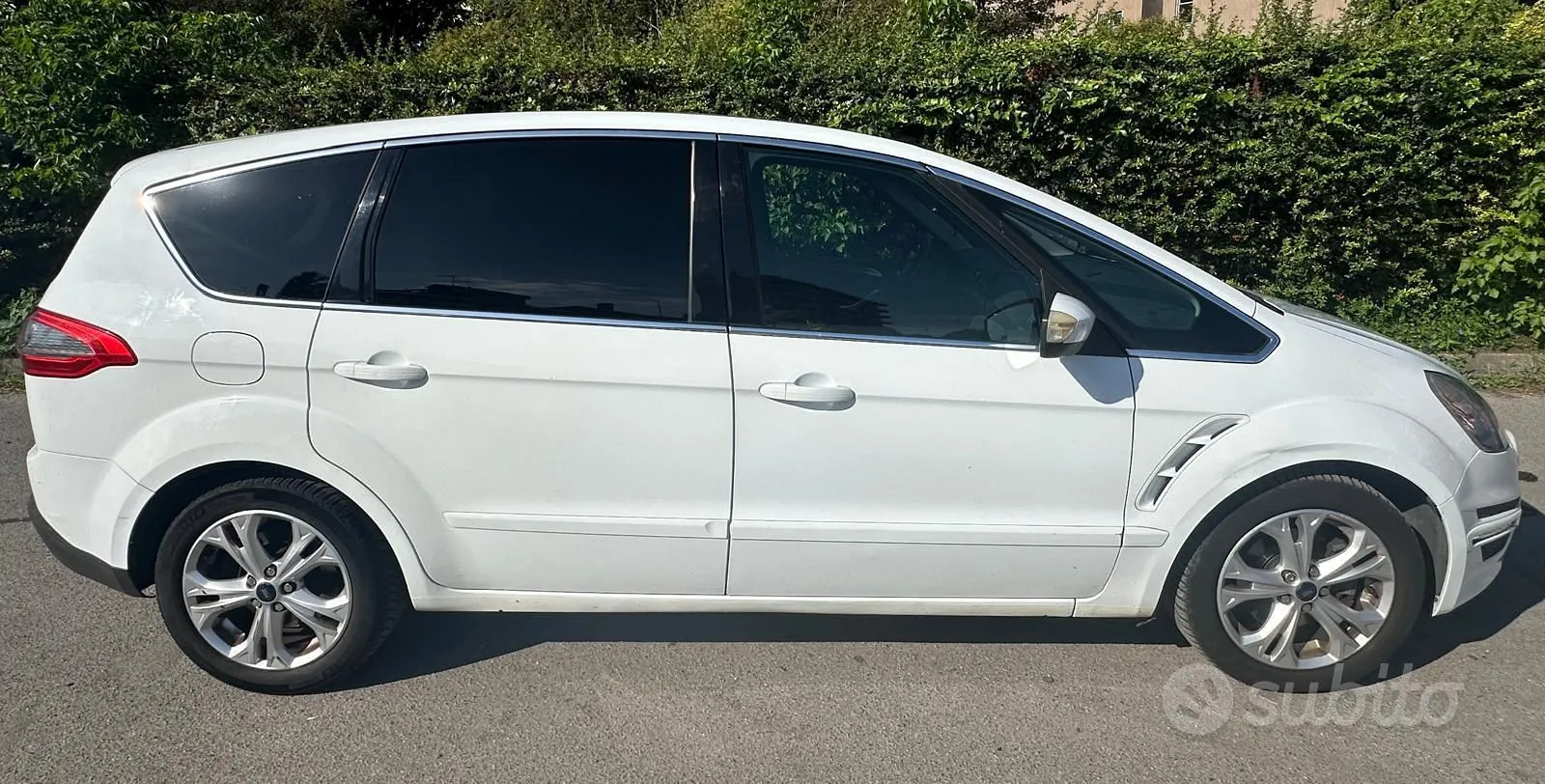 Ford S-Max 2010 photo 4