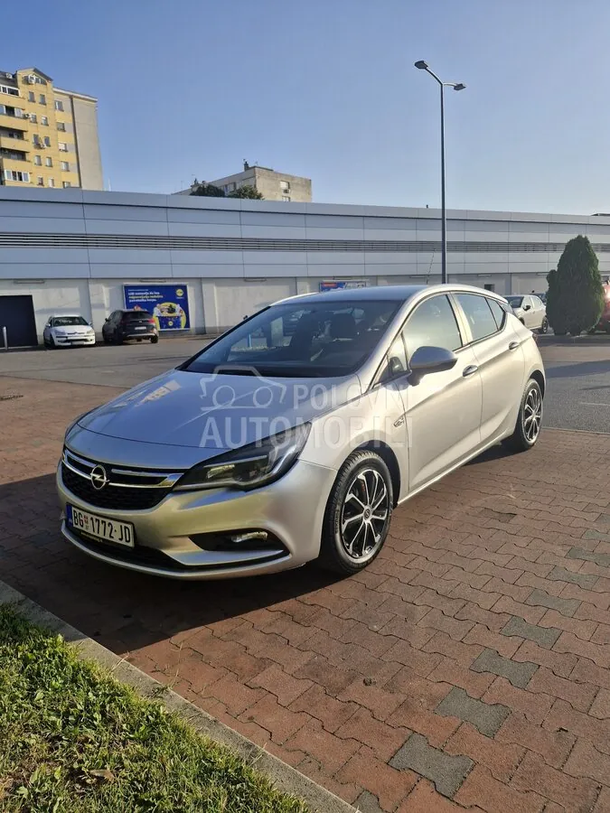 Opel Astra K 2016 photo 4