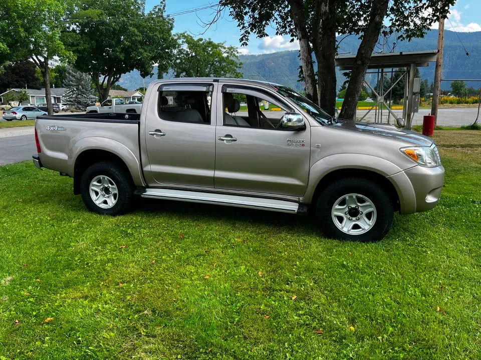 Toyota Hilux 2005 photo 3