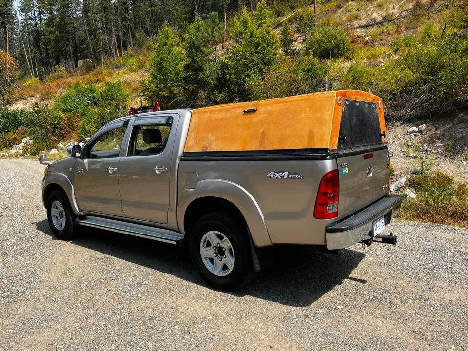 Toyota Hilux 2005 photo 2