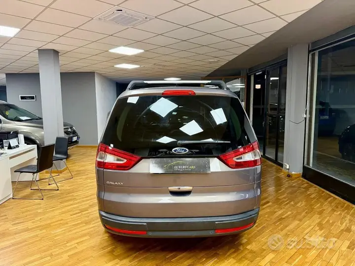 Ford Galaxy 2013 photo 2