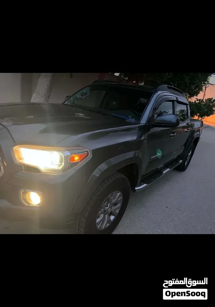 Toyota Tacoma 2018 photo 2
