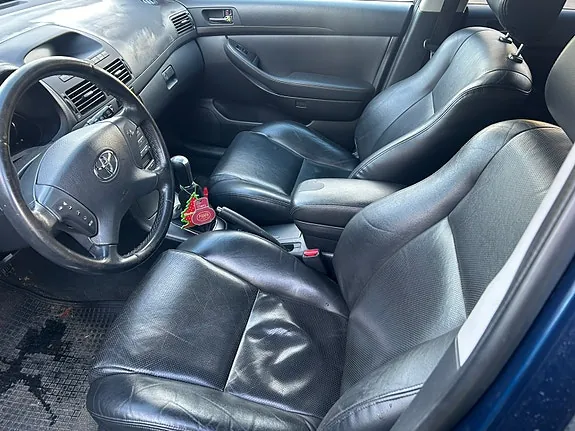 Toyota Avensis 2004 photo 5