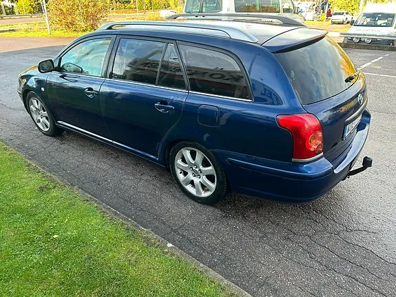 Toyota Avensis 2004 photo 4