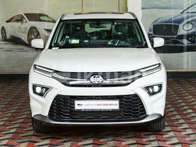 Toyota Urban Cruiser Hyryder 2026 photo 3