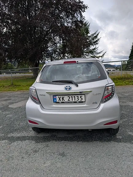 Toyota Yaris 2012 photo 3