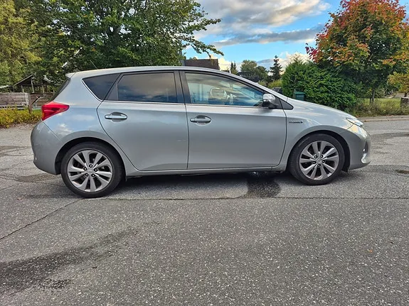 Toyota Auris 2014 photo 5