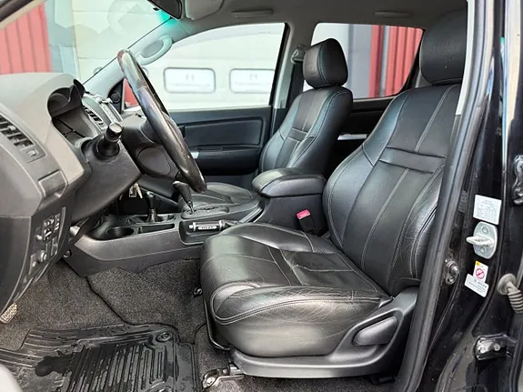 Toyota Hilux 2015 photo 4