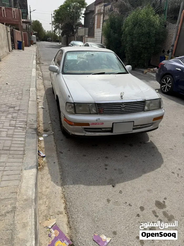 Toyota Crown 2000 photo 4