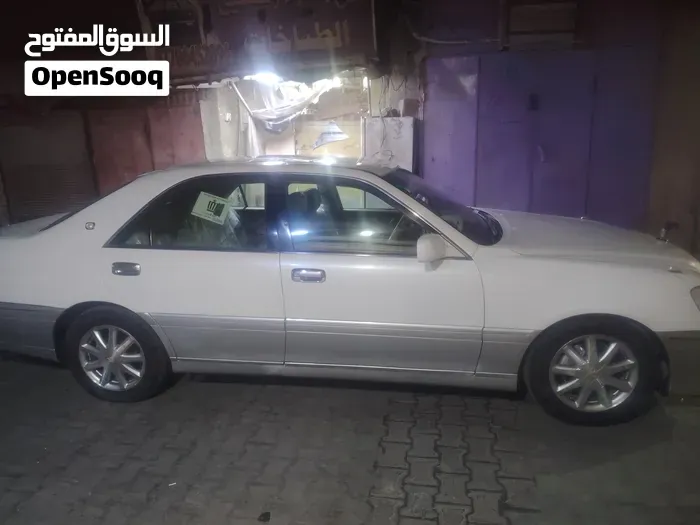 Toyota Crown 2000 photo 5