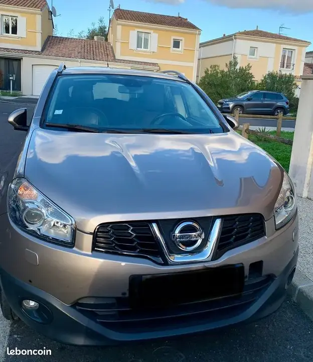Nissan Qashqai 2011 photo 2