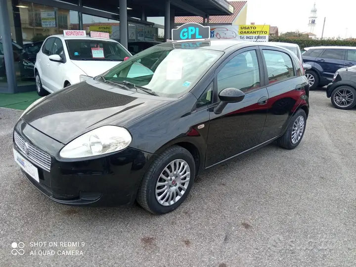 Fiat Grande Punto 2008 photo 2