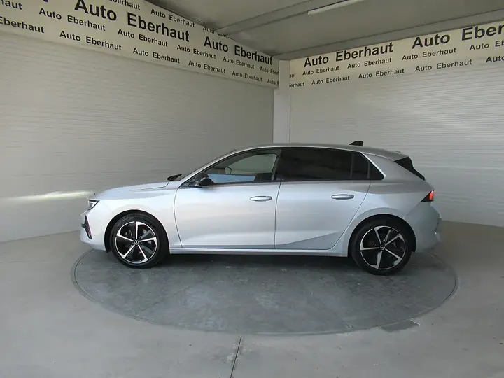 Opel Astra 2024 photo 2