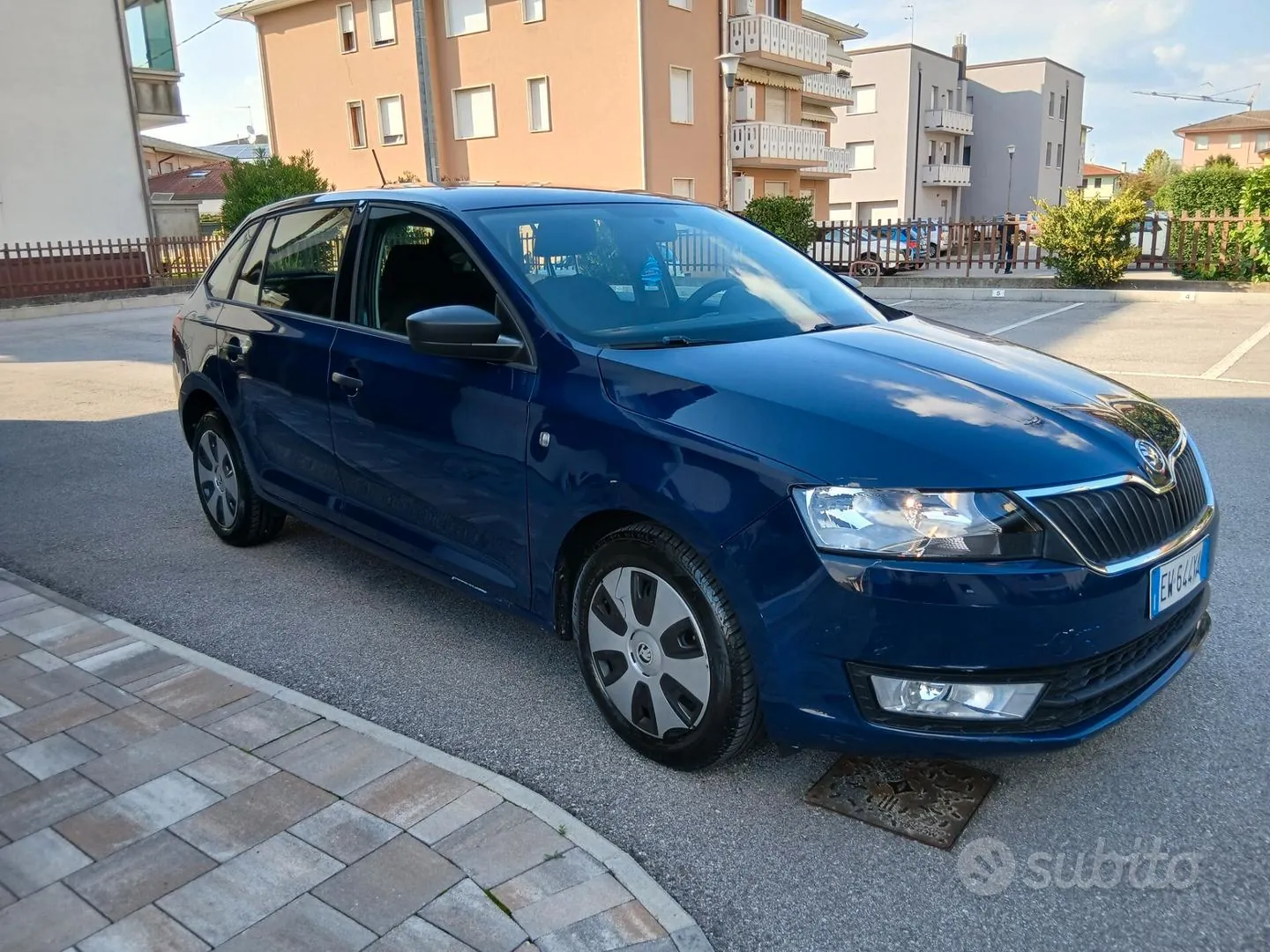 Skoda Rapid 2014 photo 2
